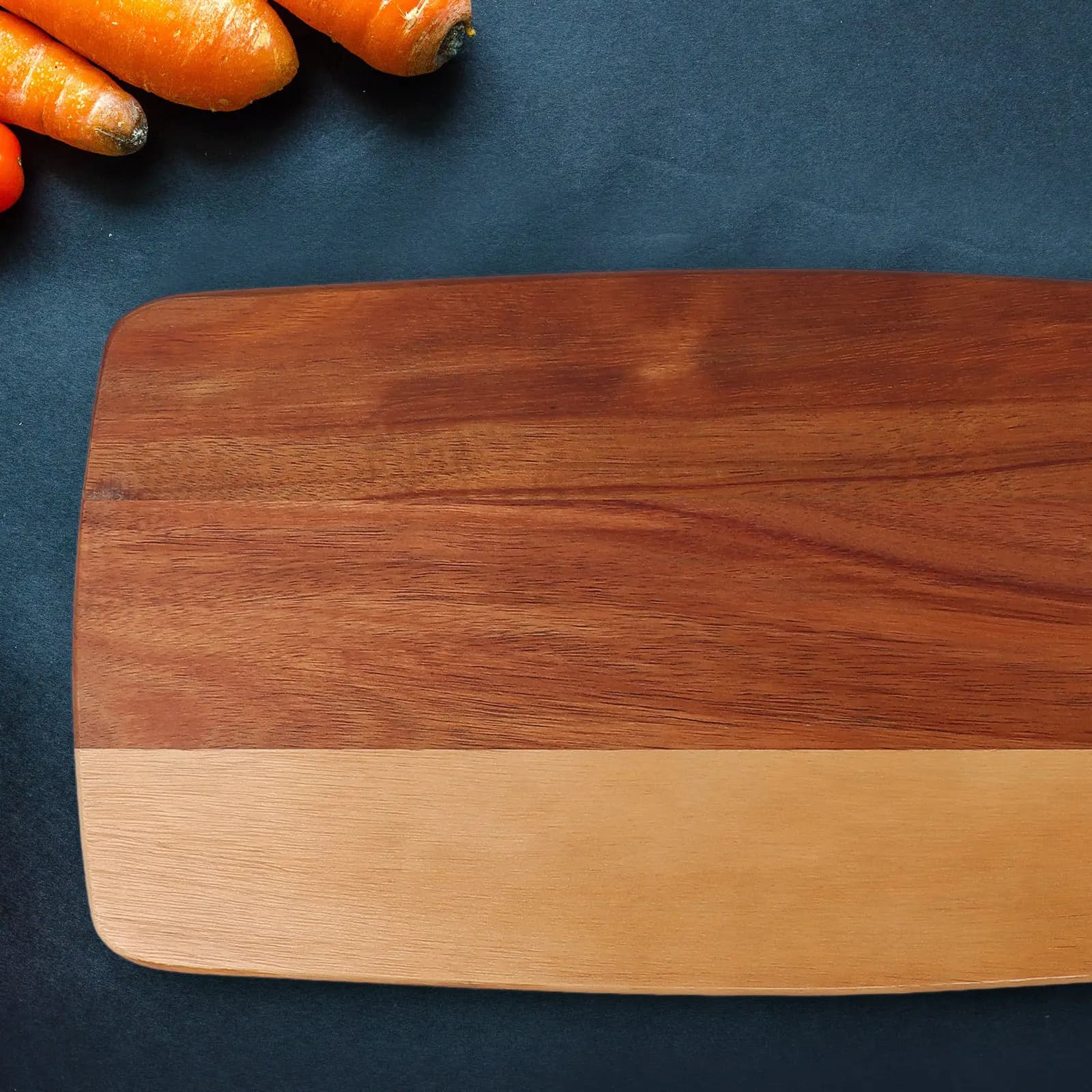 Large cutter in wood Resistant, Natural wood cutter for steaks, Chicken, Pizza, Cheeses and Vegetables, Cooking