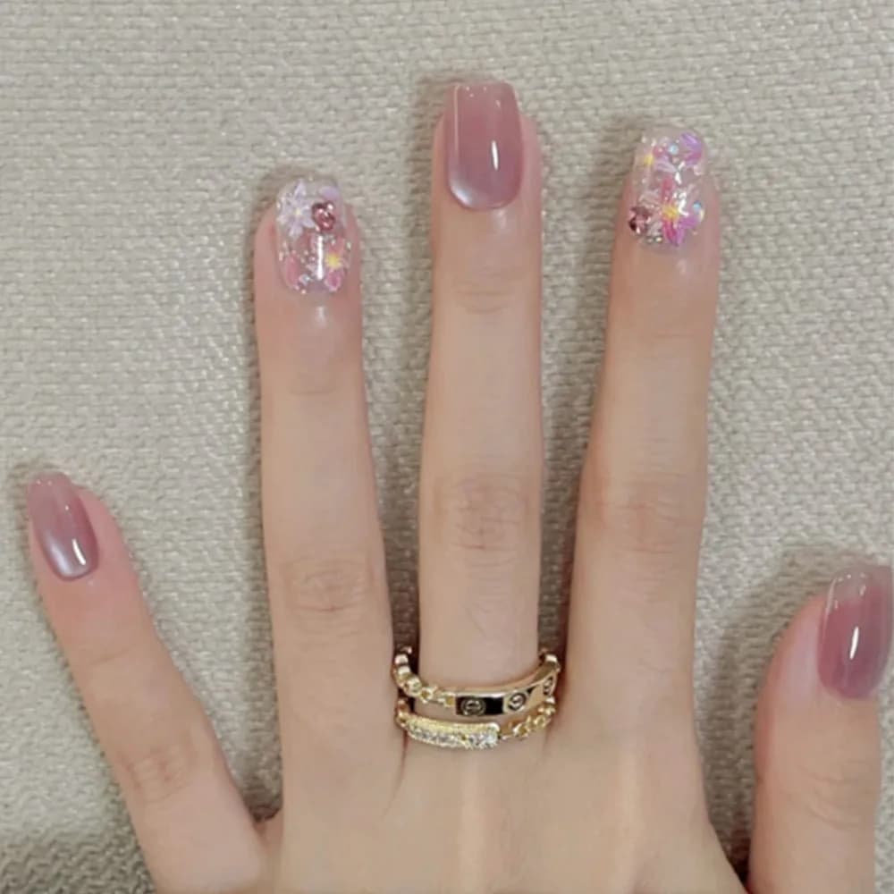 Nuova Collezione 2026: Nail Art Minimalista con Strass Rosa e Fiori - Nail Art Cat Eye Fatta a Mano
