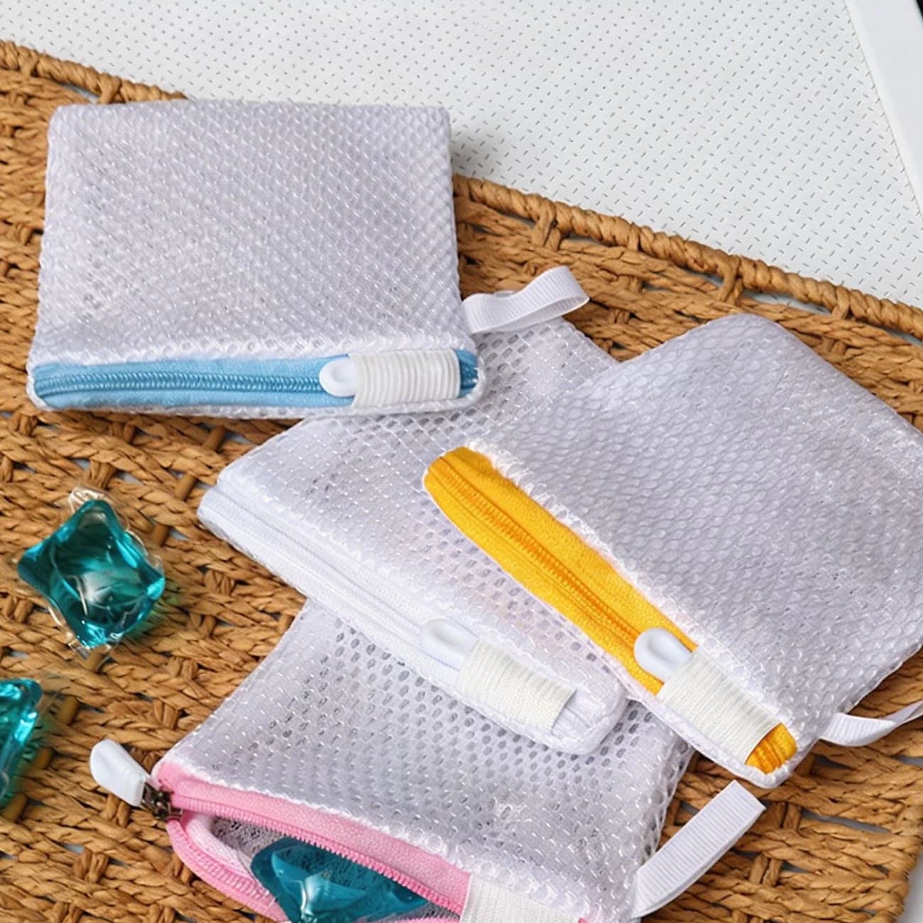 Set di Sacchetti per Lavanderia in Rete Rinforzata, Protezione Speciale per Lavatrice, Perle Profumate per Uso Domestico