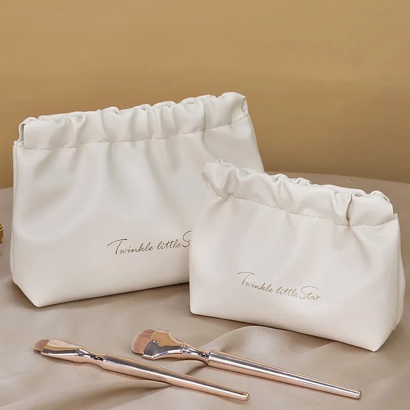 High Value Portable Waterproof Makeup Bag, Red Travel Envelope, PU Wash Bag, Mini Cosmetic Bag To Bring With It