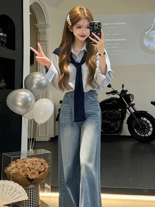Set Tre Pezzi alla Moda: Jeans a Vita Alta Larghi che Modellano le Fianchi, Cardigan in Denim a Vita Alta Largo, Sciarpa Versatile Europea