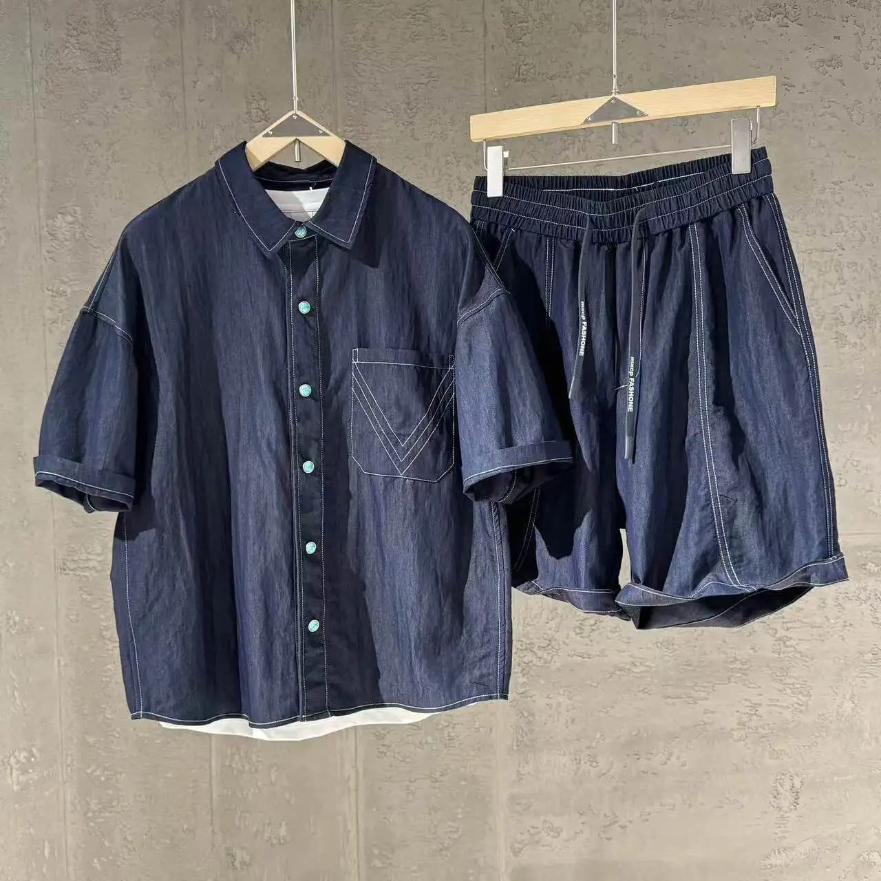 Completo Estivo da Uomo: Set Due Pezzi Coreano Casual alla Moda, Camicia a Maniche Corte Tinta Unita e Pantaloncini con Elastico in Vita