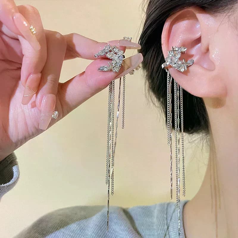 Clip per orecchio con nappa lunga stella e luna con zirconi lucidi di fascia alta, orecchino non penetrante alla moda per le feste delle donne