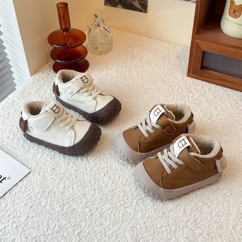 Scarpe sportive per bambini Scarpe da corsa per bambini con fondo morbido caldo in pelle scamosciata Bello 2025 Inverno Nuove scarpe casual per ragazze dei ragazzi Comfort alla moda