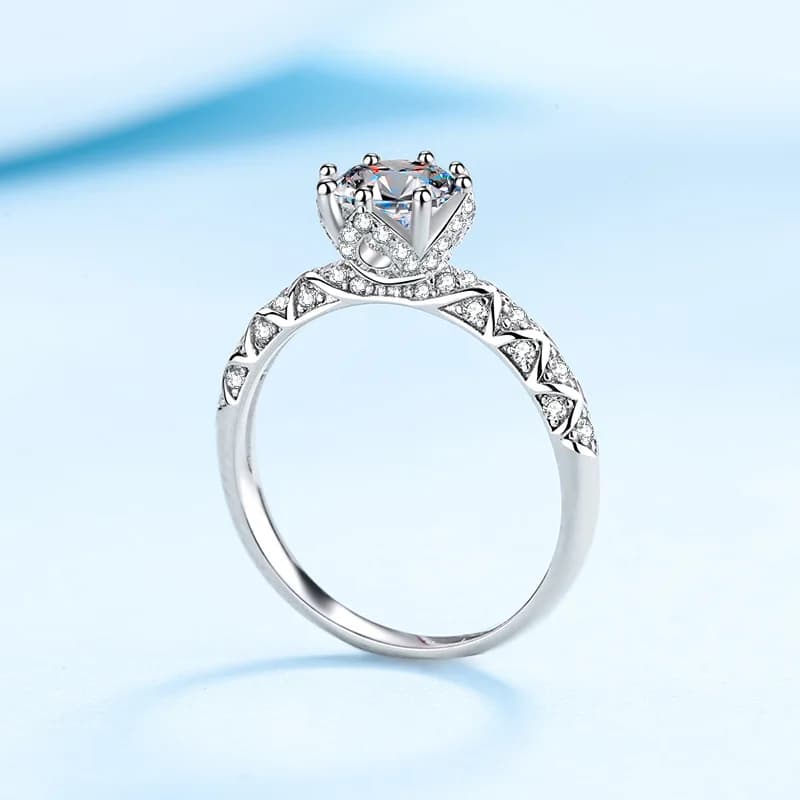 Anello di Lusso con Design a Vite Intrecciata per Donna, Moissanite 1ct in Platino PT950 | Significato romantico, regalo ideale per le feste