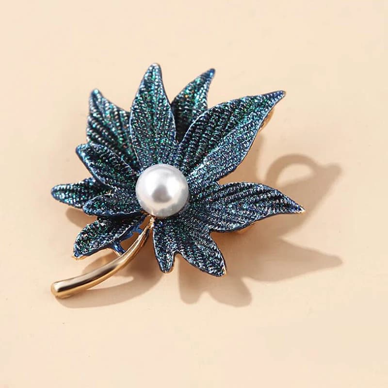 [HS]1Pc Fashion Double Layer Maple Leaf Brooch Pearl Inlaid Pin for Scarf Hat Statement Jewelry Gift