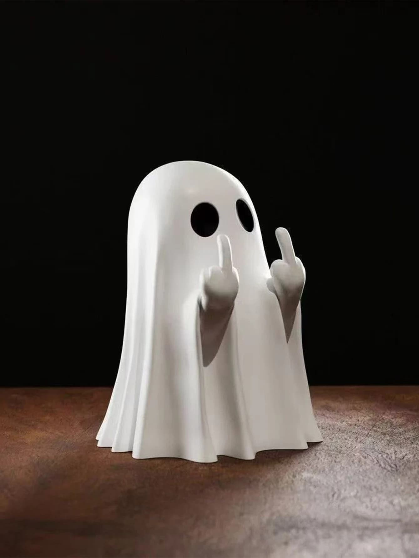 Ghost statue with medium finger 1 piece, terrifying ghost decoration 7,5 cm, small ghost statue of Halloween ghost decoration