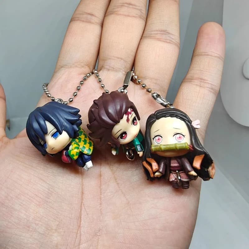 Bulk Bandai Gacha Demon Slayer Kimetsu No Yaiba Serie di vestiti Serie e action figure Nezuko con martelli pendenti