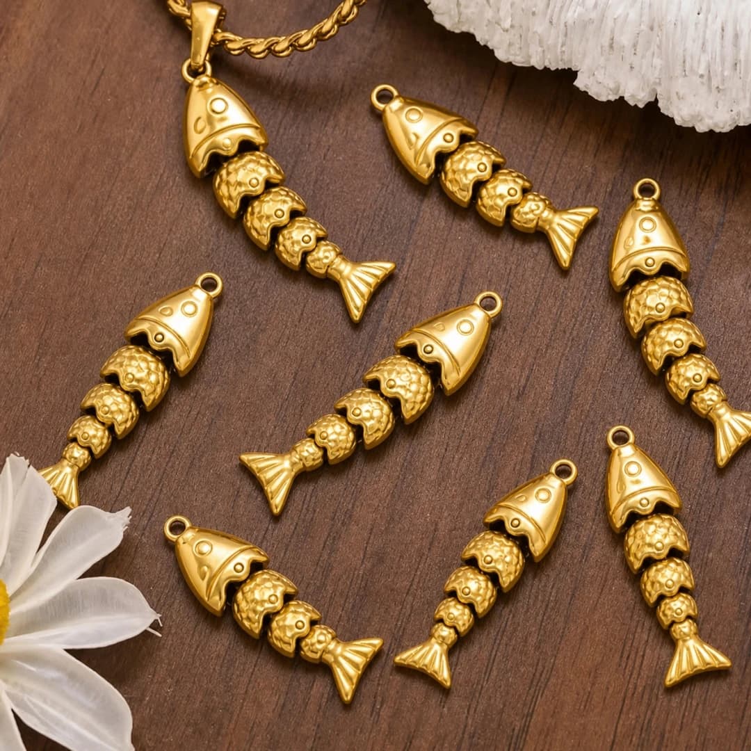 1 Pezzo Ciondolo a Forma di Pesce Oceanico in Acciaio Inossidabile Placcato Oro 18K, Spostabile, per Creazione Gioielli Fai da Te (Collane e Bracciali)