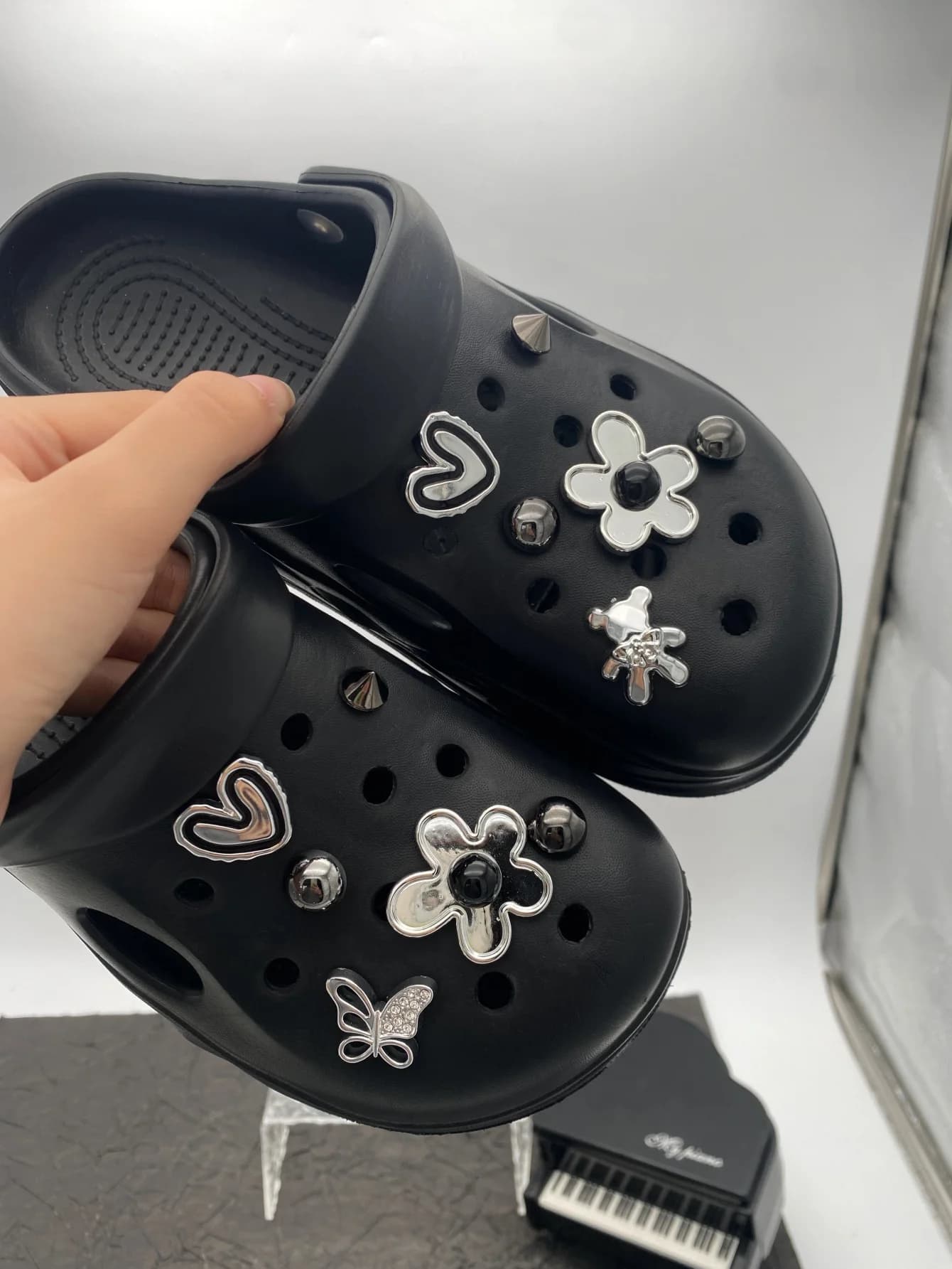 12pcs Fashionable Silver Bear & Heart DIY Detachable Shoe Accessories. Perfect Garden Shoe & Sandal Decoration Buckles for All S