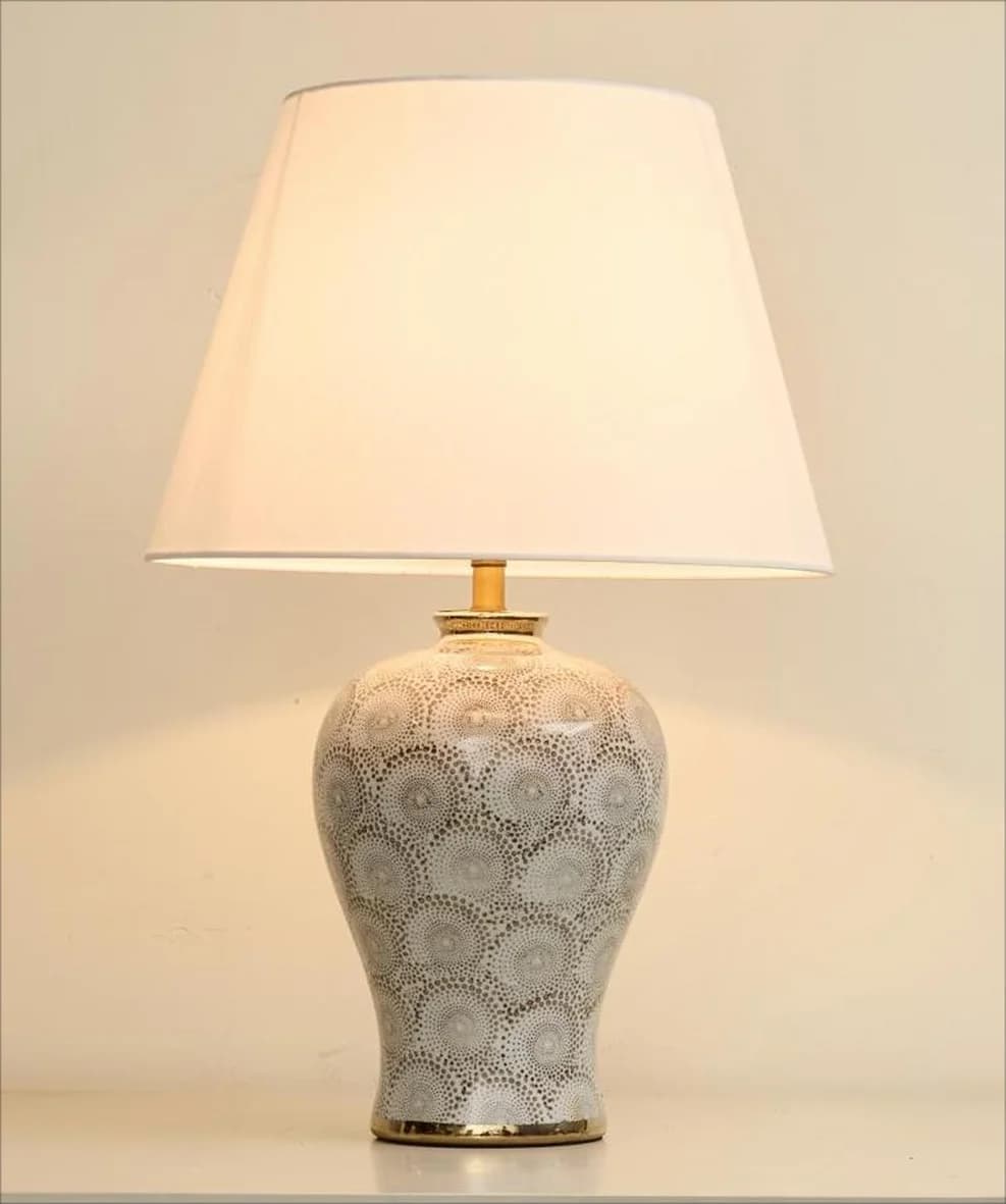 Chinese Jingdezhen Ceramic Table Lamp Blue and White Porcelain classical Large Bedroom Bedside Lamp Living Room Decorative Light