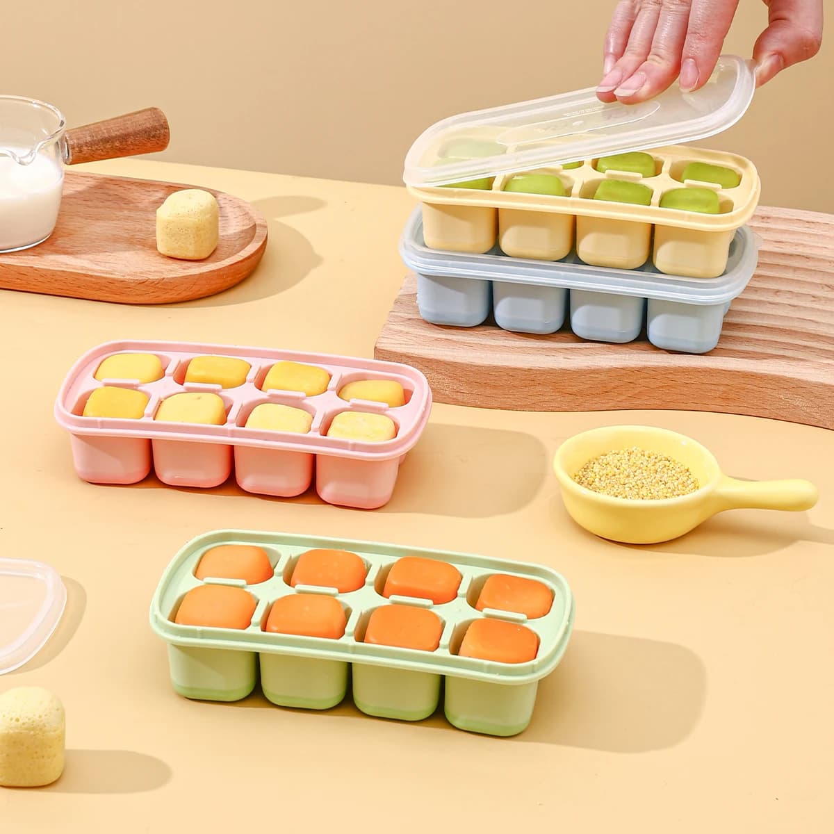 Mini vassoio per cubetti di ghiaccio in silicone con coperchio, riutilizzabile, 8 scomparti, stampo per ghiaccio, utensili da cucina e bar, stampo quadrato per cubetti di ghiaccio per whisky e bevande fredde