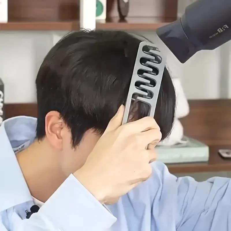 Men's wide tooth hair volumizing comb, ABS plastic with textured handle, ideal for all hair types, perfect for home use