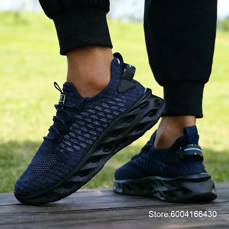Comfortable and Anti-slip Basketball Shoes for Men, Sneakers Lightweight and Breathable in Mesh, Fashion Sports Footwear