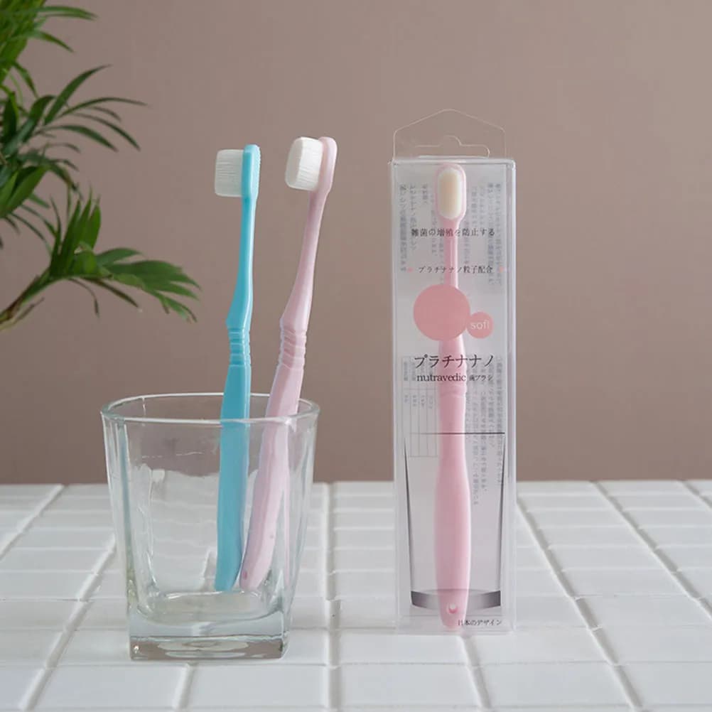 4 spazzolini da denti con setole morbide per adulti, design ergonomico, portatile, per la pulizia e lo sbiancamento dei denti, con copertura protettiva, per la cura personale