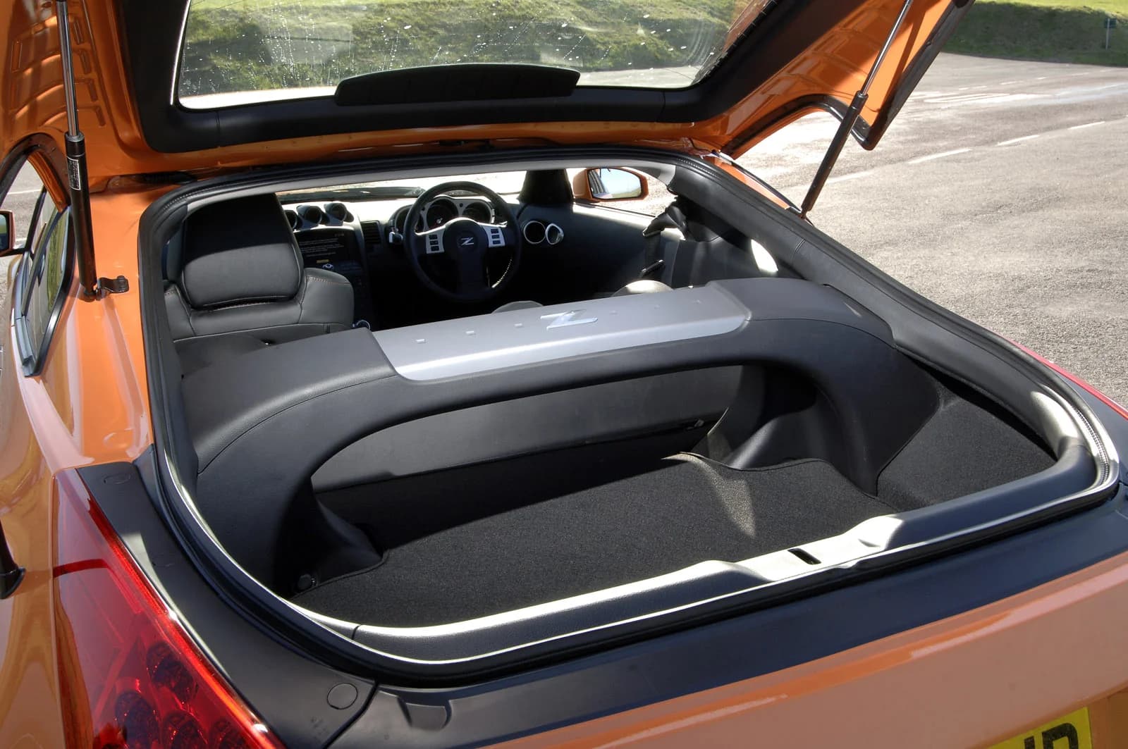 Auto Ammortizzatori Con Molle Per Nissan 350Z 35th 2005 Coupé Senza Spoiler Portellone Tronco Boot Ascensore Supporta Ammortizzatore Asta