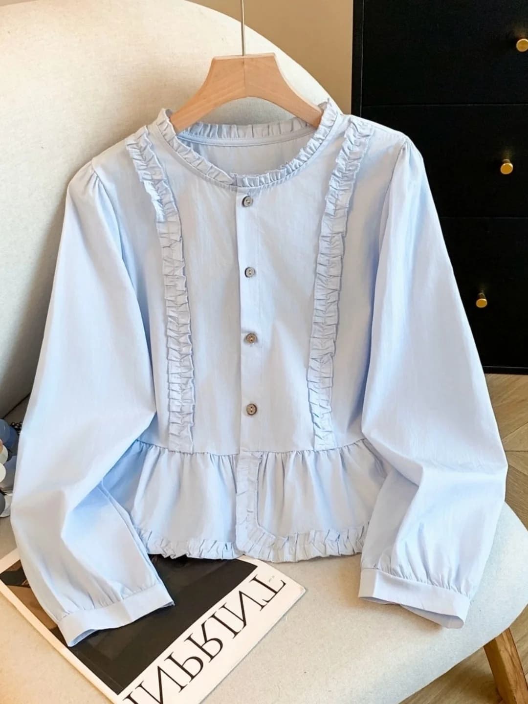 Retro Style Long Sleeve round Neck Lace Trim Shirt Women's Spring 2026 Slimming Top Unique Design Cotton Blend Cardigan