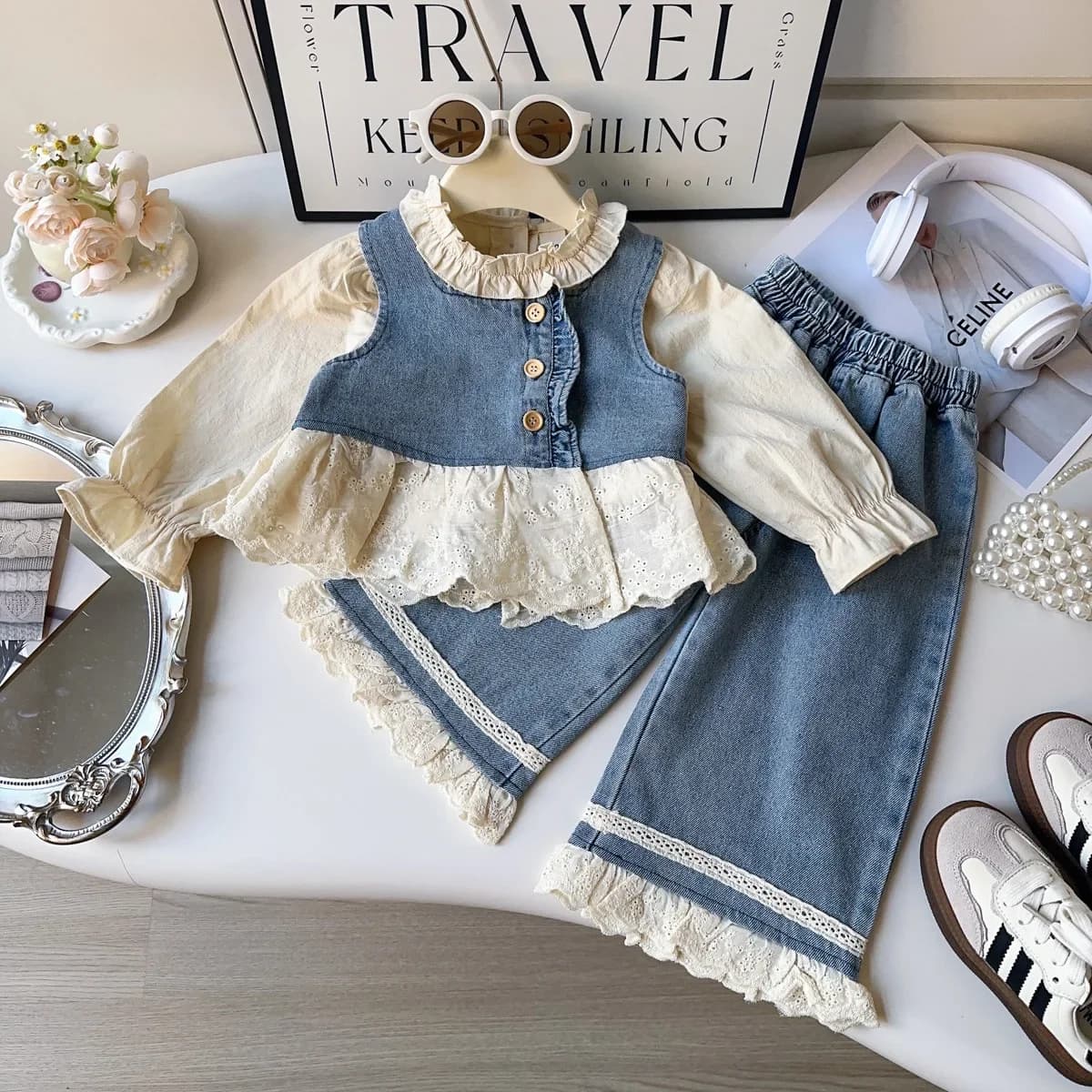 Neonate Set Moda Gilet di jeans senza maniche in pizzo impiombato e pantaloni lunghi Camicie di cotone 2025 Primavera Nuovo stile Bambini Set da 3 pezzi