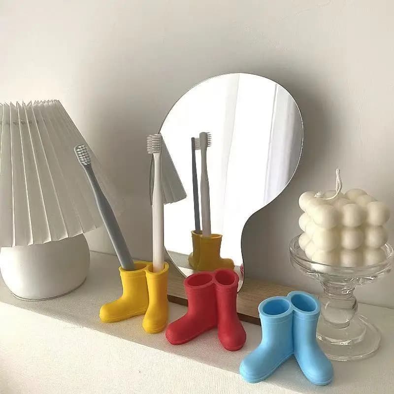 Portaspazzolino a Forma di Stivale da Pioggia, Creativo Portapenne da Scrivania e Organizzatore con Drenaggio per Studenti