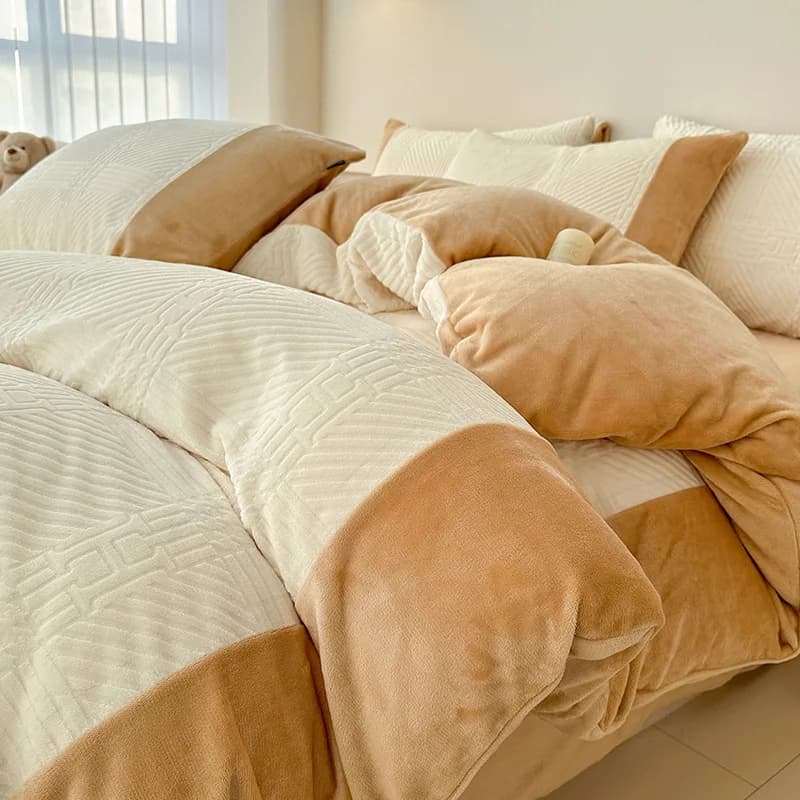 Set copripiumino invernale in velluto di latte intagliato con lenzuolo e federa Set biancheria da letto addensato Set copripiumino Queen King Set biancheria da letto
