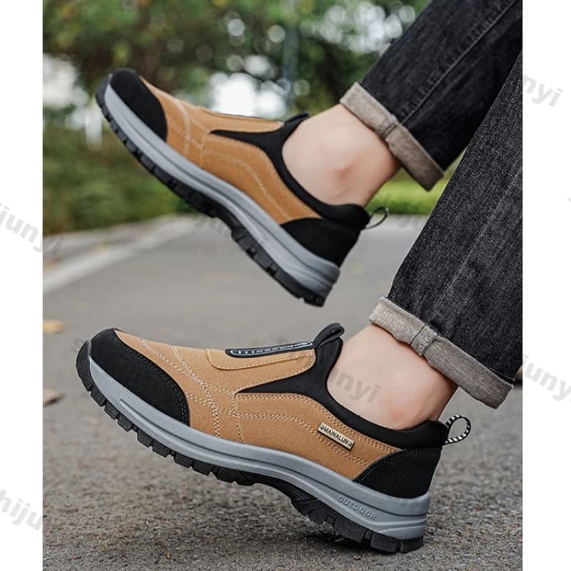 Mocassini piatti da uomo 2026 Primavera Autunno Nuovo Slip on Scarpe Piattaforma Plus Size Antiscivolo Resistente all'usura Comode scarpe da ginnastica casual