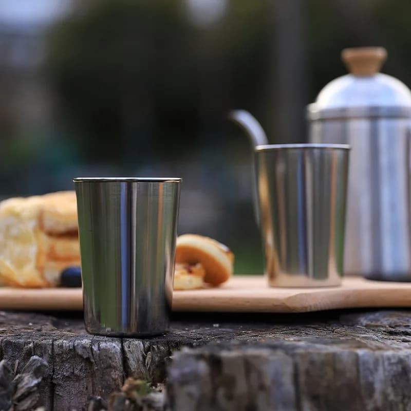 Set di 4 pratici mini bicchieri in acciaio inossidabile con custodia portatile da 30 ml/70 ml/170 ml per uso domestico, da viaggio, in campeggio all'aperto