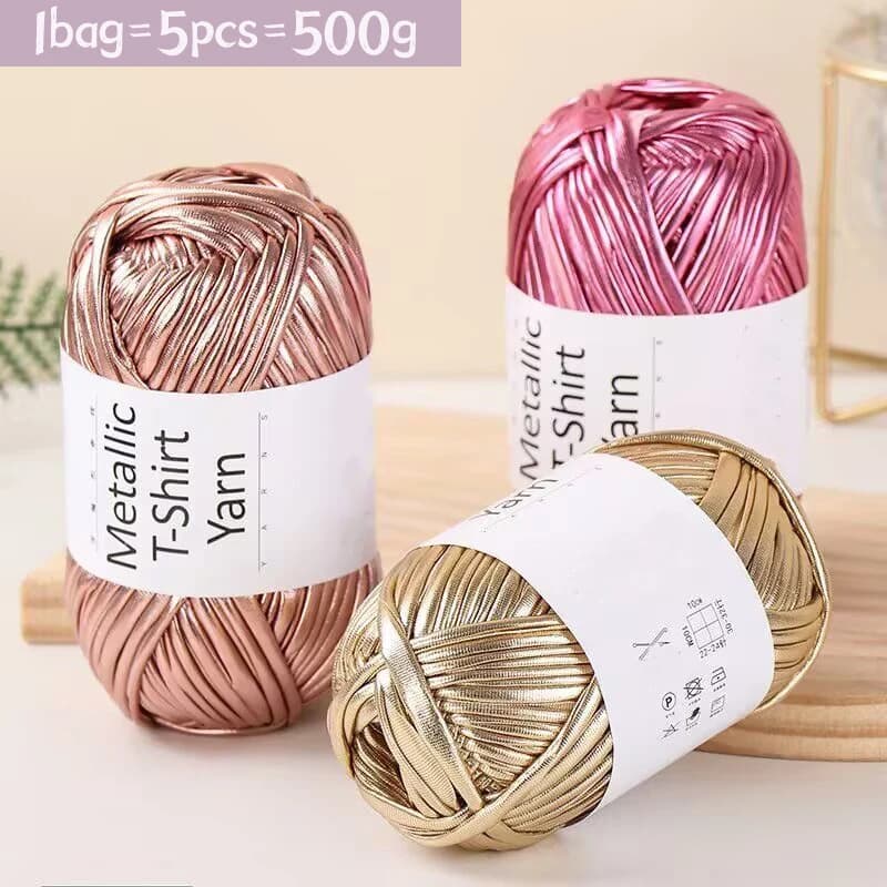 500 grams (includes 5 pieces) of glossy metallic colored fabric strips, thick and flat yarn, do-it-yourself yarn, suitable for making crochet backpacks, pillows, storage baskets, hair bands, slippers and other handicrafts.