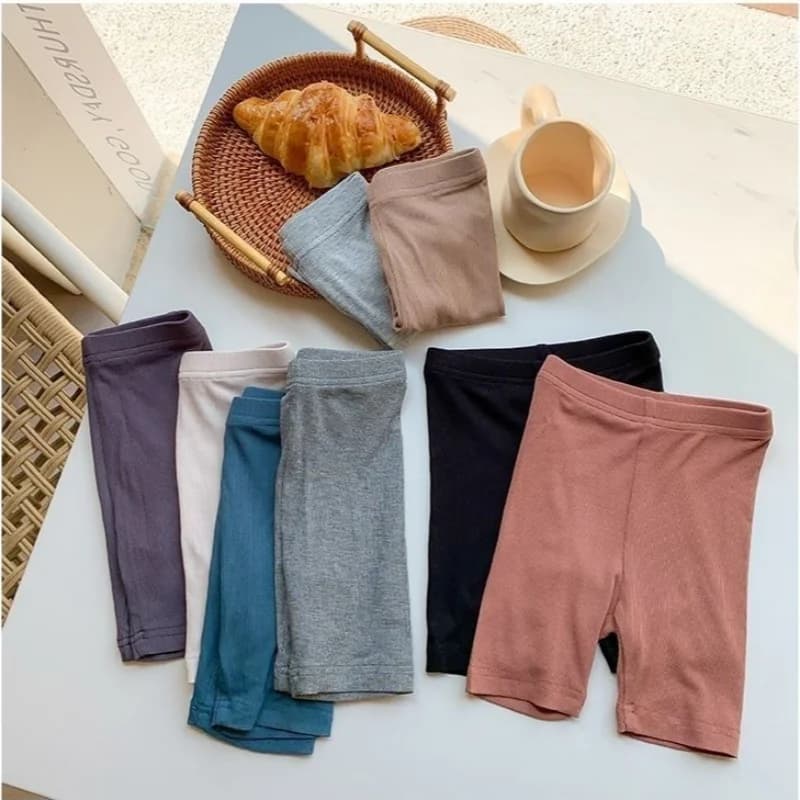 Leggings Corti per Bambini Estate 2026 in Seta Ghiaccio Elasticizzati con Vita Elastica Tinta Unita per Bambini 1-6 Anni Abbigliamento Bambina Bambino