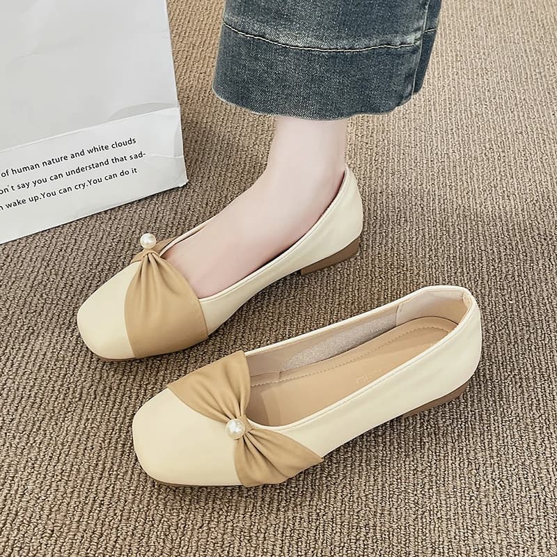 Ballerine da donna bicolore con punta quadrata, fiocco di perle, tacco basso, in morbida pelle, slip-on, casual, da ufficio, scarpe basse.