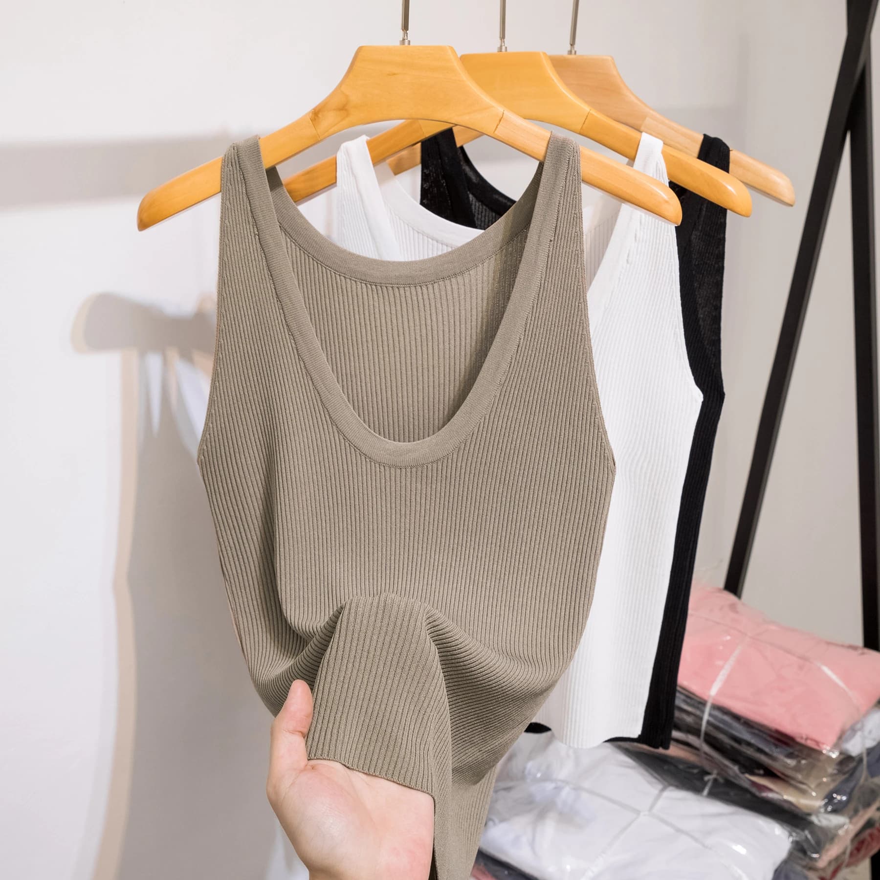 Slim Fit Knitted Tank Top for plus Size Women Spring Summer Sexy Loose Outerwear Belly Cover Citywalk V-Neck Sleeveless Dress