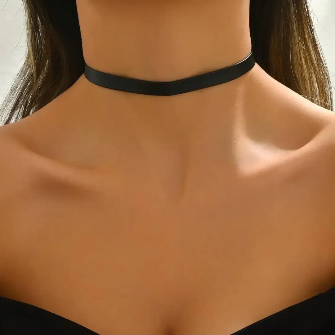 Collana girocollo da donna in pelle PU minimalista, sexy e alla moda, adatta per l'uso quotidiano, feste e come accessorio per abiti da ballo.