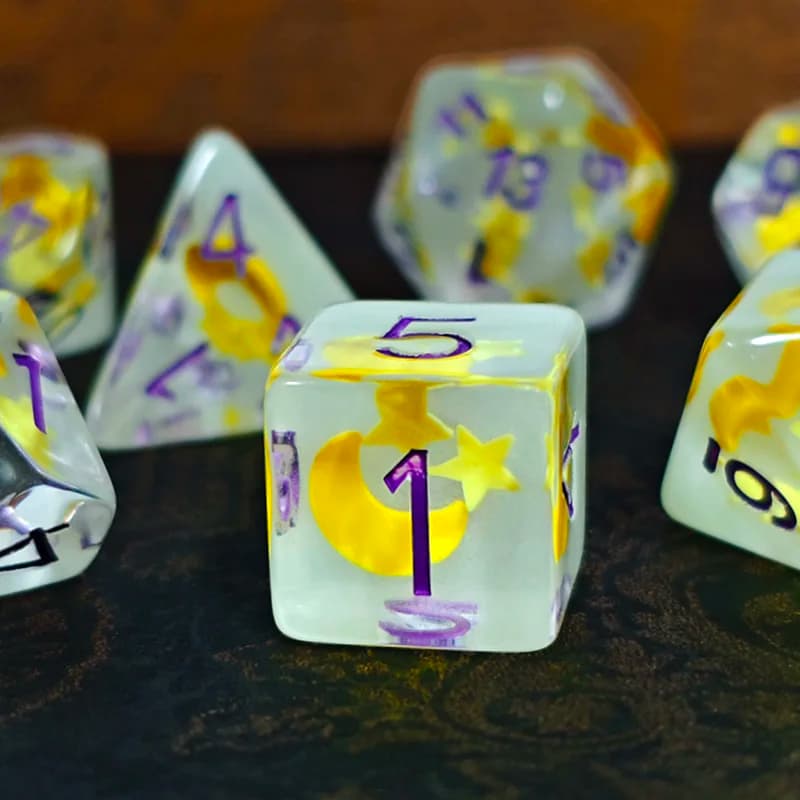 7 pz/set Luminoso Dadi Poliedrici Stelle Luna Dadi In Resina Set Numero Decorazioni per Giochi DND TRPG Giochi Da Tavolo Accessori