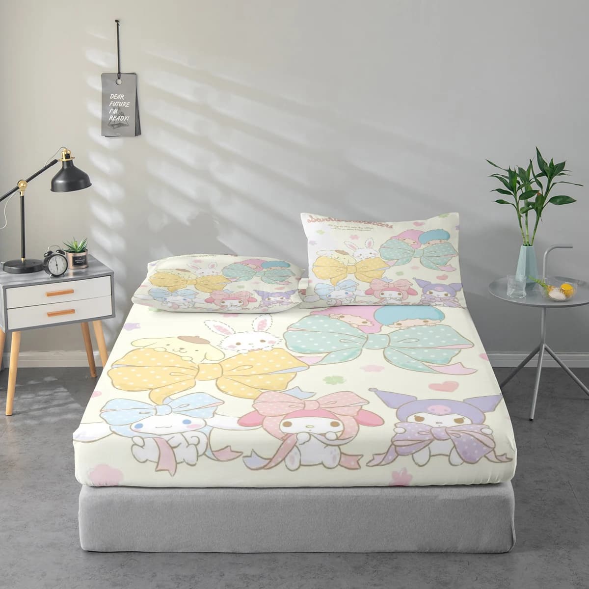 Set di lenzuola stampate digitalmente ad alta definizione in 3 pezzi, set di lenzuola con stampa di personaggi dei cartoni animati di Sanrio con grandi motivi floreali, include 1 lenzuolo con angoli + 1/2 federa, adatto per camera da letto, camera degli ospiti, decorazioni per la casa, lenzuolo con angoli in fibra di poliestere + federa, biancheria da letto ultra morbida, tessuto spesso e ultra morbido, confortevole per tutte le stagioni, lavabile in lavatrice