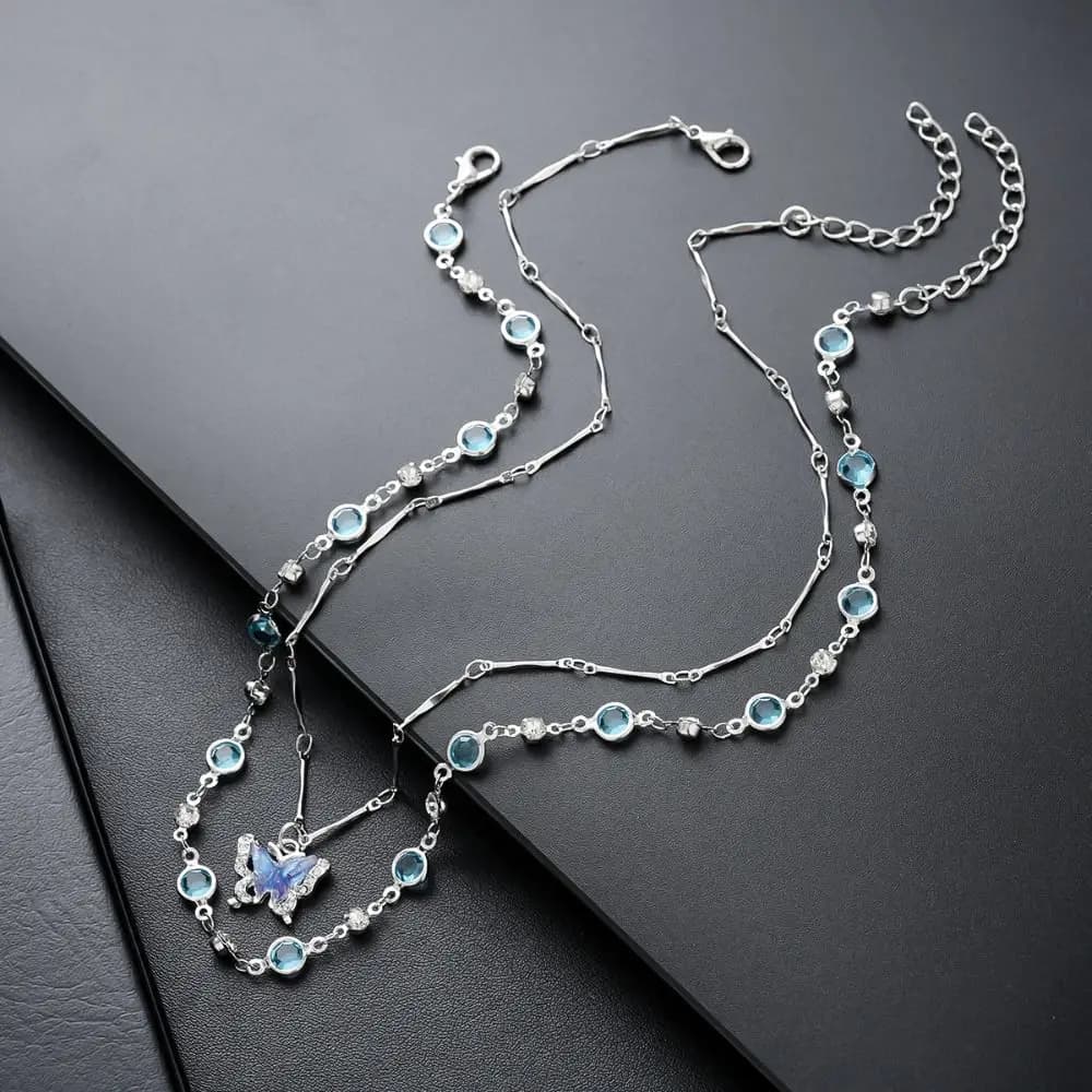 Collana di Moda con Farfalla in Cristallo e Zirconi, Elegante Collana a Doppio Strato, Gioiello da Donna dal Design Raffinato