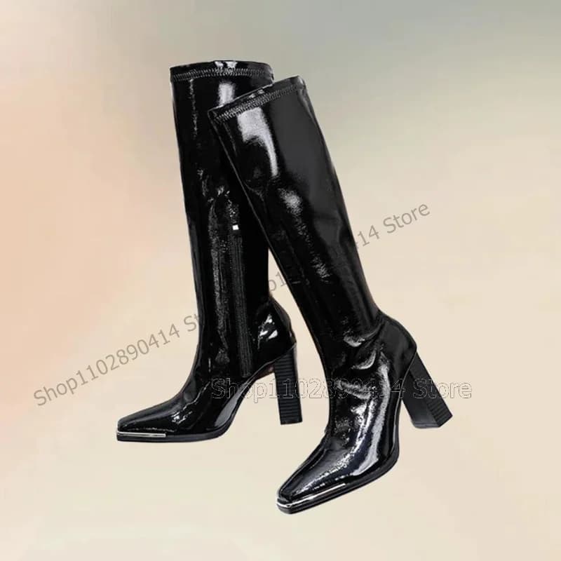 Stivali da Donna in Pelle Verniciata Nera con Dettagli Metallici, Punta Affusolata, Cerniera Laterale, Tacco Alto e Grosso, Moda 2025