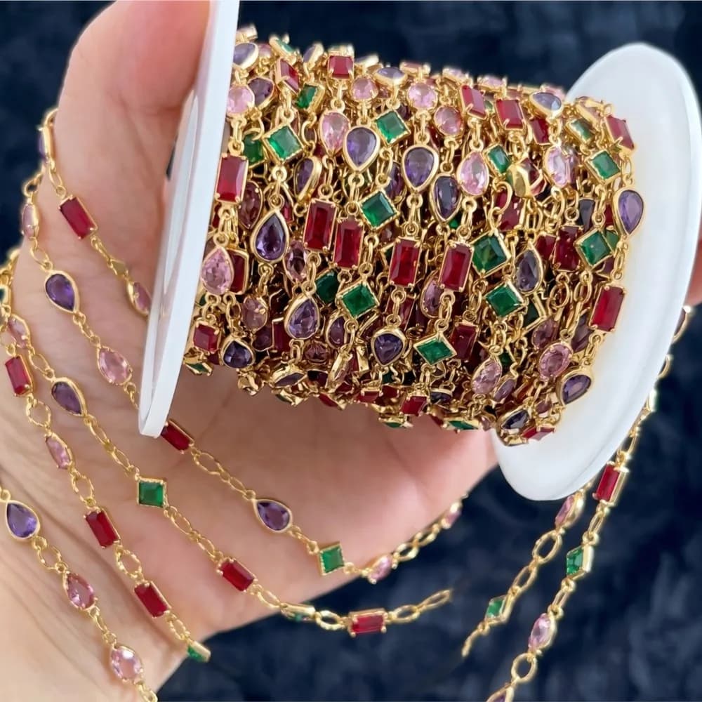 Catena di 1 metro con strass rettangolari colorati misti, catena piatta in ottone placcato oro per creazione gioielli, bracciali e collane fai da te