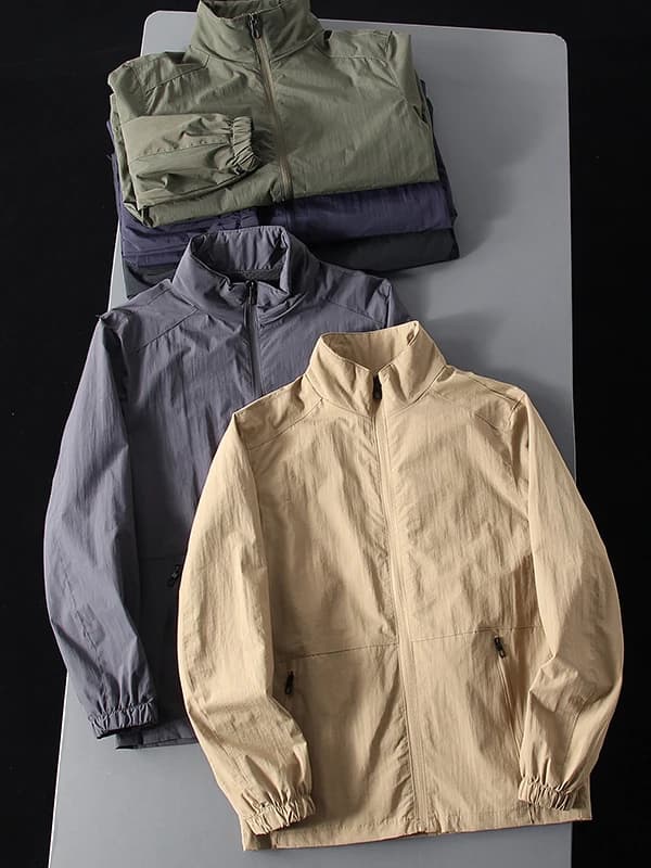 Giacca da uomo casual in stile americano, con colletto rialzato, antivento e impermeabile, con taglio tridimensionale, per la primavera e l'estate.