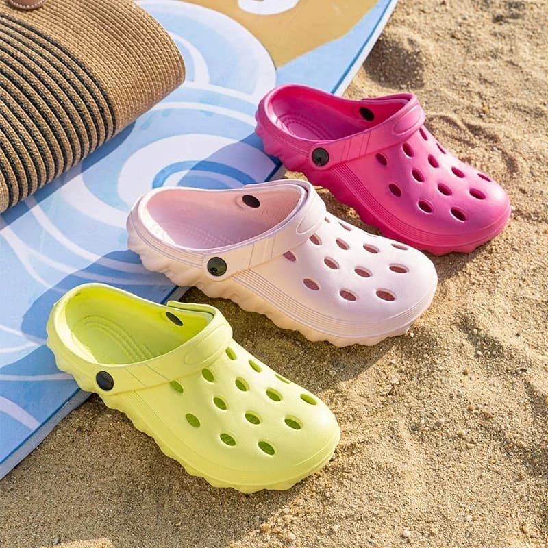 Sandali estivi da spiaggia in EVA traspiranti con fori, antiscivolo, leggeri, casual, da donna, 4 colori, con plateau spesso.