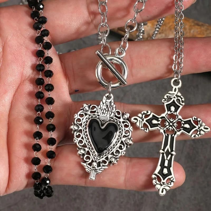 3-piece Gothic necklace set with angel wings, hollowed out heart-shaped pendant, black beads, OT buckle, silver chain jewelry