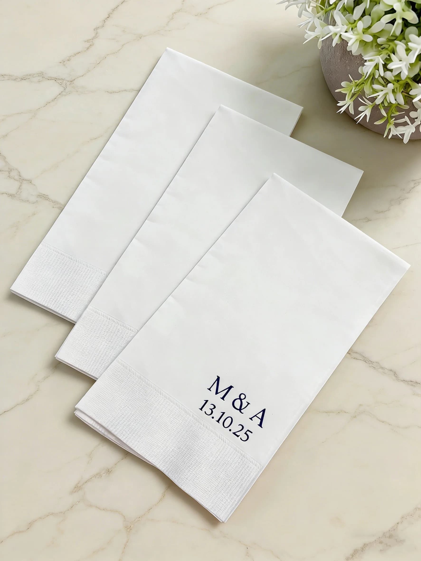 Confezione da 50 Tovaglioli di Carta Personalizzati a 3 Veli e Tovaglioli da Cena - Personalizzabili per Matrimoni, Cena di Prove, Feste di Fidanzamento, Asciugamani da Bagno