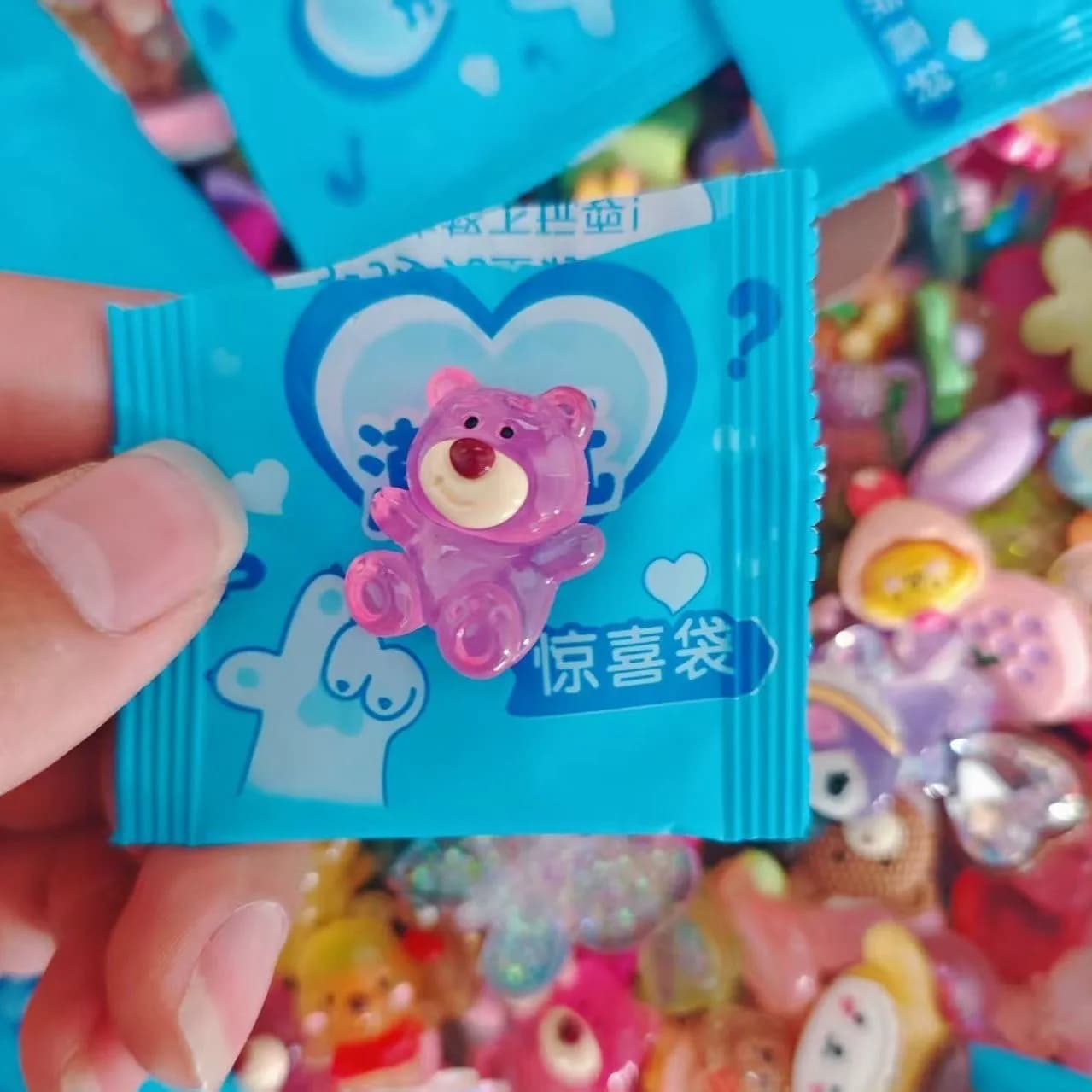 Hot 10/20/60pcs Of Mini Resin Ornament Small card toy blind bagFamily Party Blind Bag Children's Model Toy Gift Randomly Send