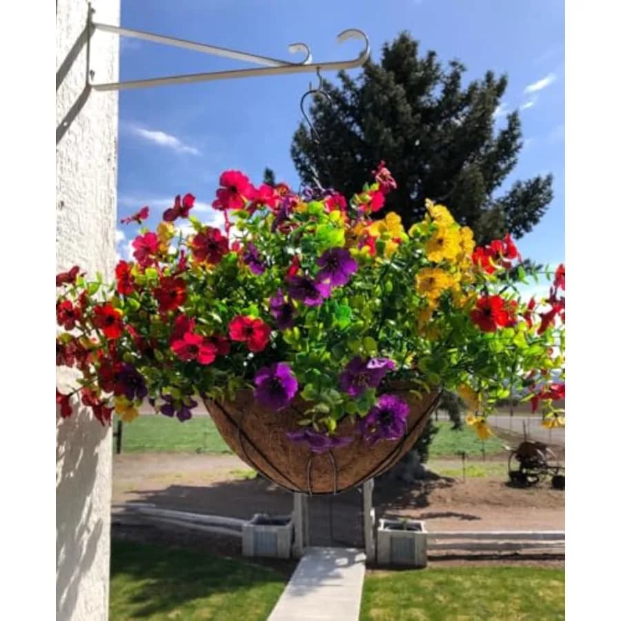 Artificial plants Pendants in Basket for Summer and Autumn, Colored Flowers by Margherita and Eucalyptus, Resistant to UV rays, from Realistic Appearance