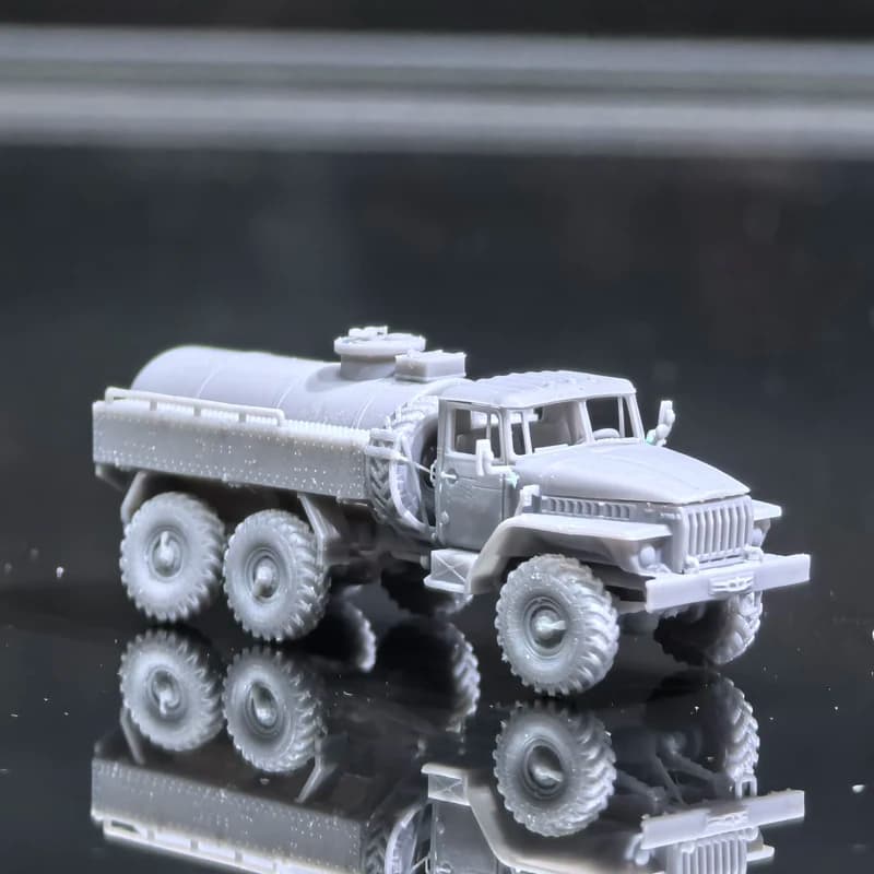 1 Pezzo Modellino Statico Camion Cisterna Ural in Scala 1/144, Veicolo Miniatura Stampato in 3D, Ornamento Non Verniciato per Diorami e Hobby Fai-da-te