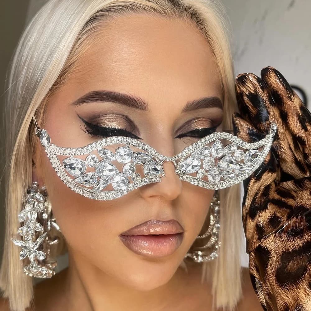 Moda esagerata montatura per occhiali in cristallo designer decorazione per il viso 2024 tendenza rave strass occhiali da sole gioielli per le donne regalo