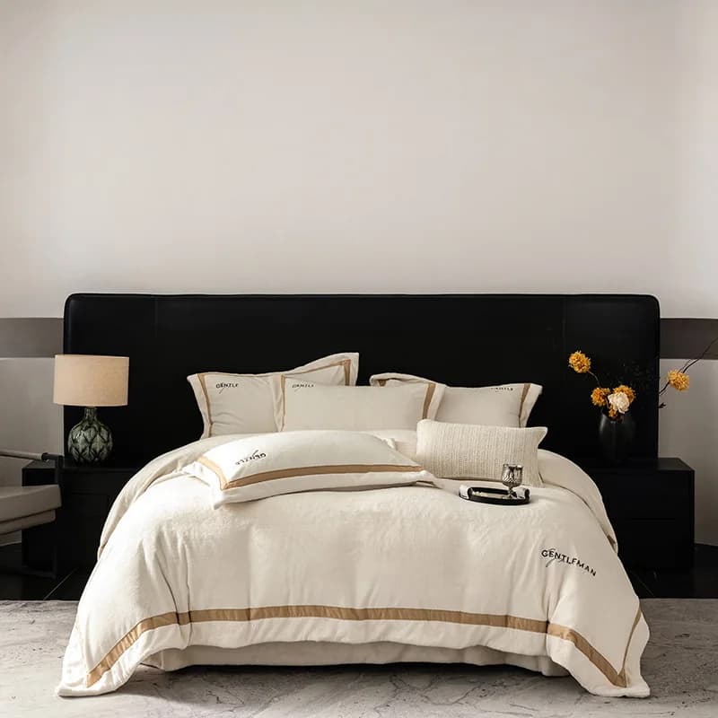 Set of four pieces embroidered in Nordic style, double-face bedspread