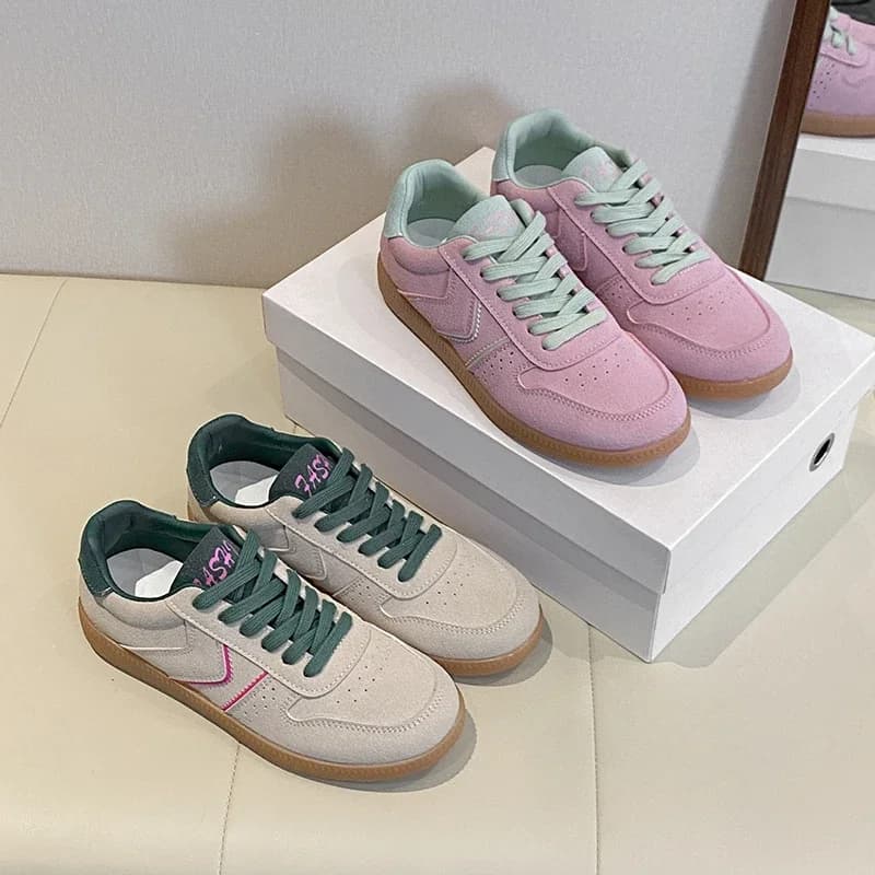 Scarpe da ginnastica da donna piatte in pelle scamosciata sintetica di design di lusso Scarpe da corsa casual piatte Scarpe da donna classiche di moda 2025 Primavera e autunno