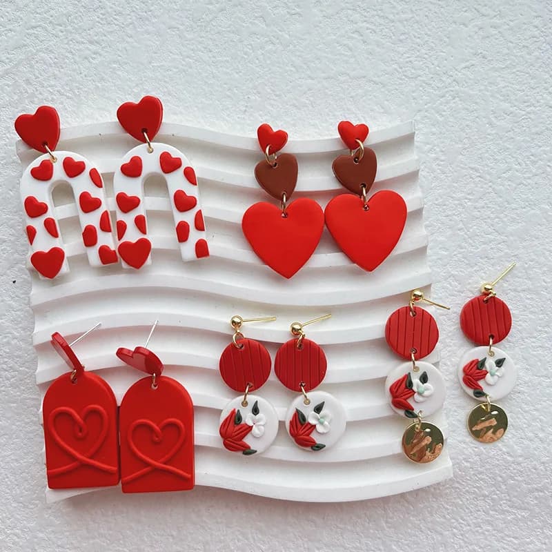 AENSOA Orecchini in argilla polimerica fatti a mano con motivo floreale a cuore rosso per donne e ragazze Orecchini romantici Regali di gioielli per San Valentino