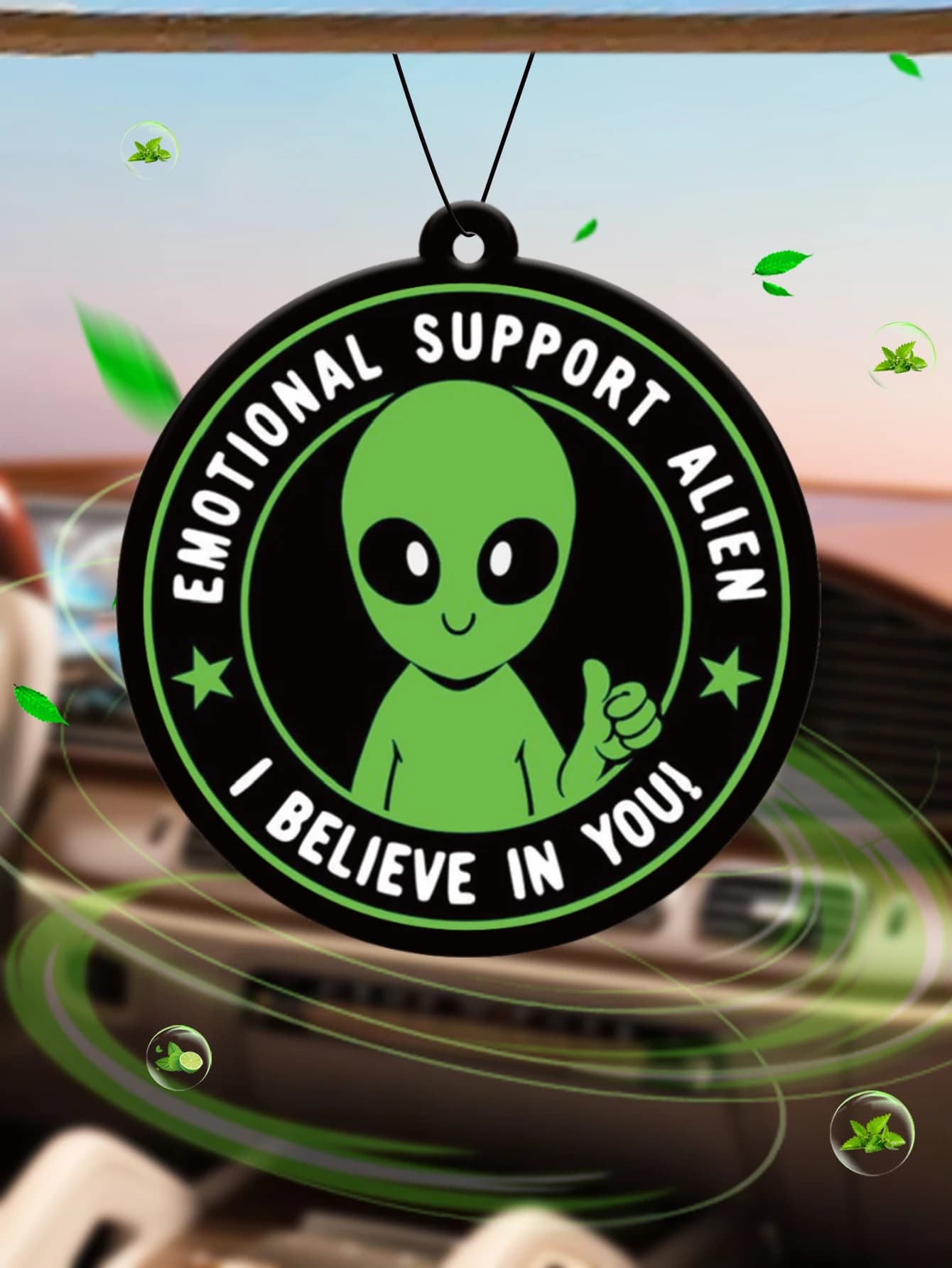 Profumo per Auto Emozionale Alien (Alien Emotional Support) con Fragranza Romantica Brisa Marina delle Bahamas, Deodorante per Auto Neutro e Non Tossico | Oli Essenziali Naturali e Pastiglie Profumate per Aromaterapia (Noroili/Grapefruit/Cedro) | Modello da appendere e a doppio uso con clip di ventilazione | Fragranza a Lunga Durata per 60-90 Giorni | Deodorante e Purificatore d'Aria | Adatto per l'uso in auto, case, armadi e bagni. | Design di Animazi