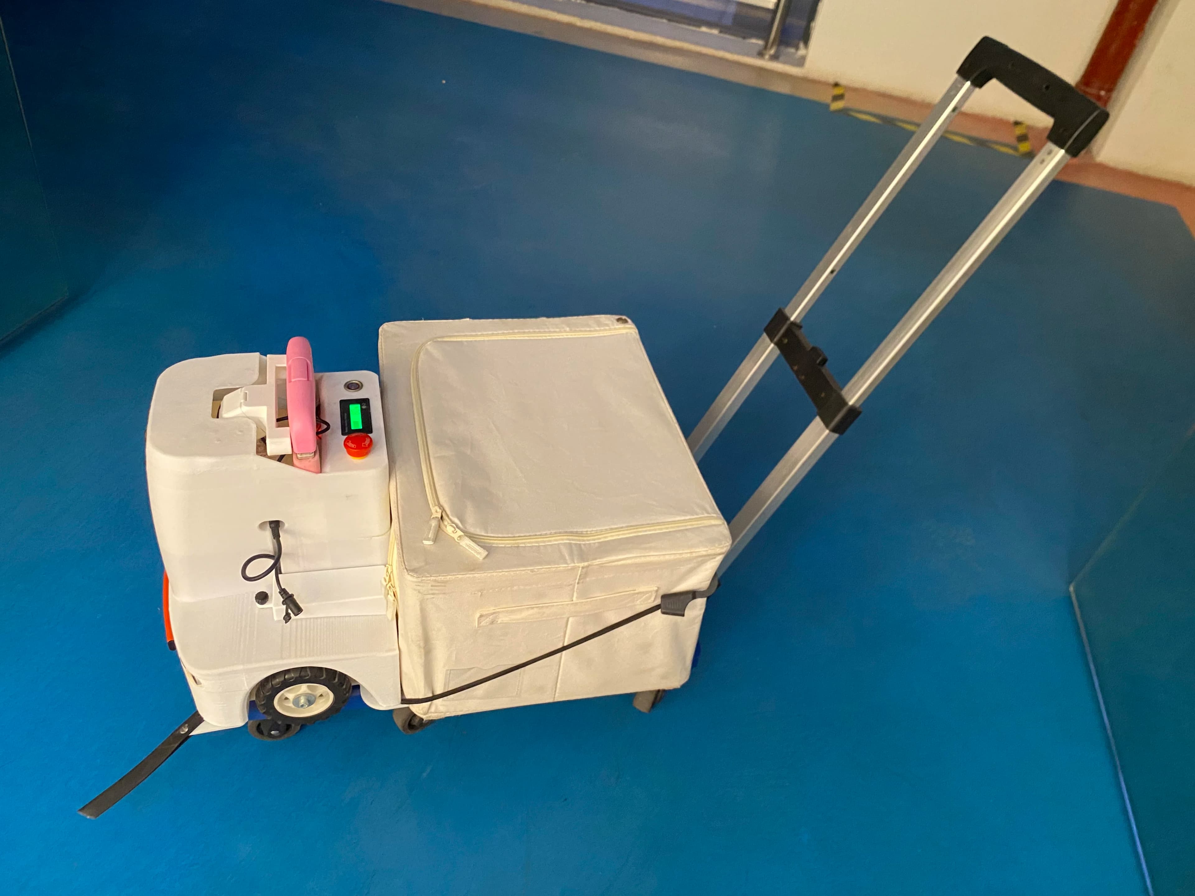 PickerBot A1 Assistente per la raccolta delle palline da tennis intelligente Robot per la raccolta delle palline da tennis