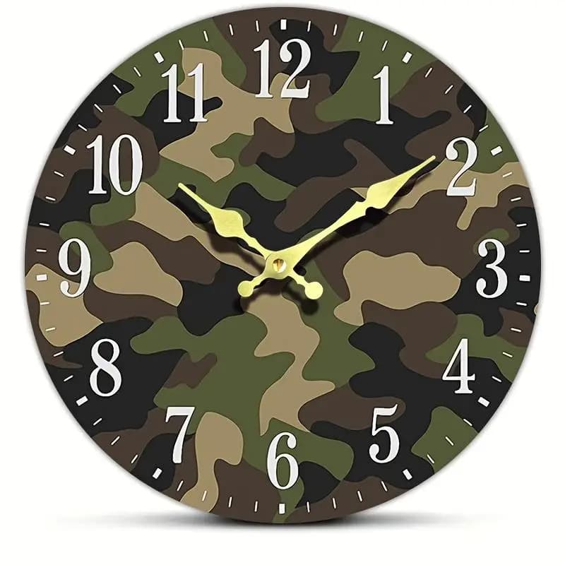 1pc Round Camouflage Wall Clock - Classic Green & Brown Timepiece with Golden Hands, Battery Operated (Not Included), Bedroom, Living Room, Office, Kitchen, or Bathroom Decor, Bedroom Wall Clock Camouflage Design Frame Clock, Wall Clock Decor
